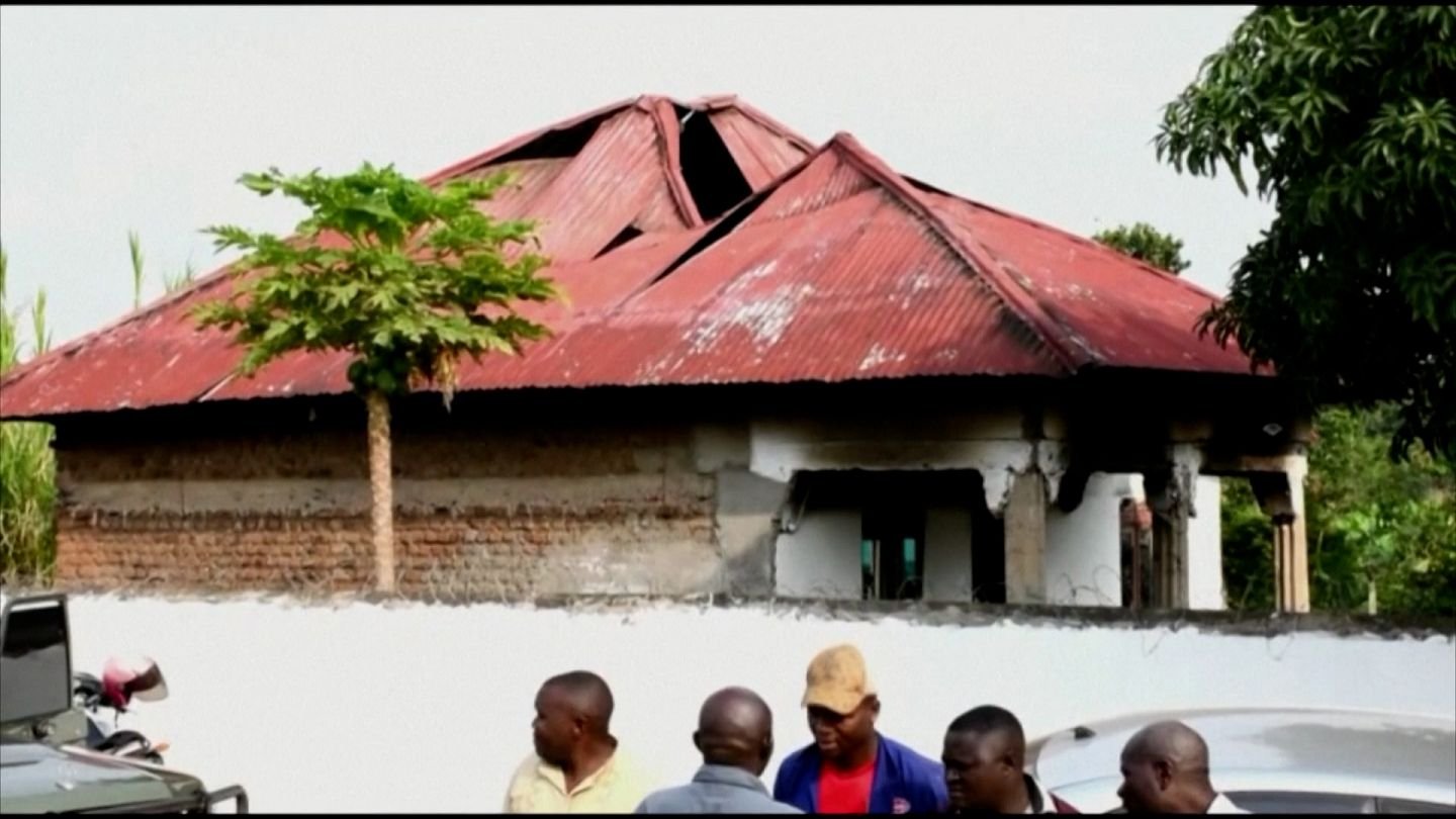 el-ataque-de-un-grupo-ligado-al-daesh-causa-al-menos-41-muertos-en-una-escuela-en-uganda