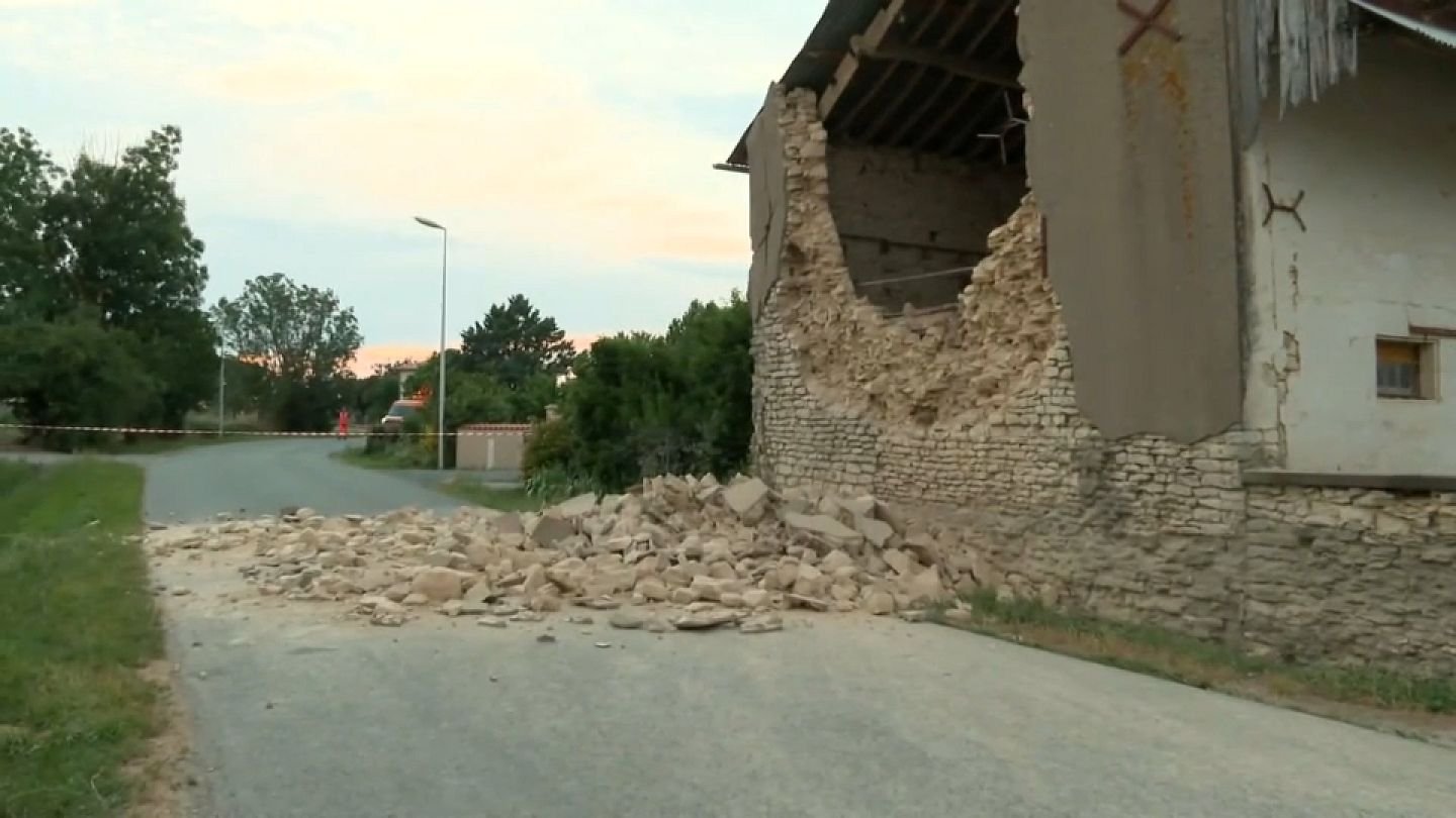 nocomment-danos-materiales-y-panico-tras-dos-temblores-en-francia-uno-de-magnitud-58