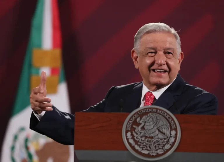 AMLO1-1024x743-1