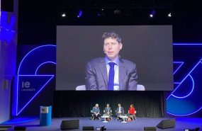 ep_el_ceo_de_openai_sam_altman_en_una_conferencia_en_ie_university_285x185