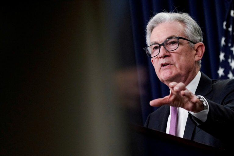 powell-fed-veut-eviter-un-cout-social-eleve-de-la-lutte-contre-l-inflation_20231027164816_rsz