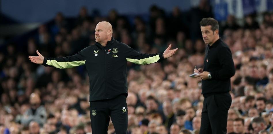 el-everton-salva-los-muebles-in-extremis