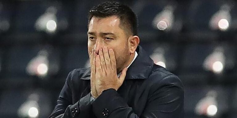 escocia-se-carga-a-pedro-martinez-losa