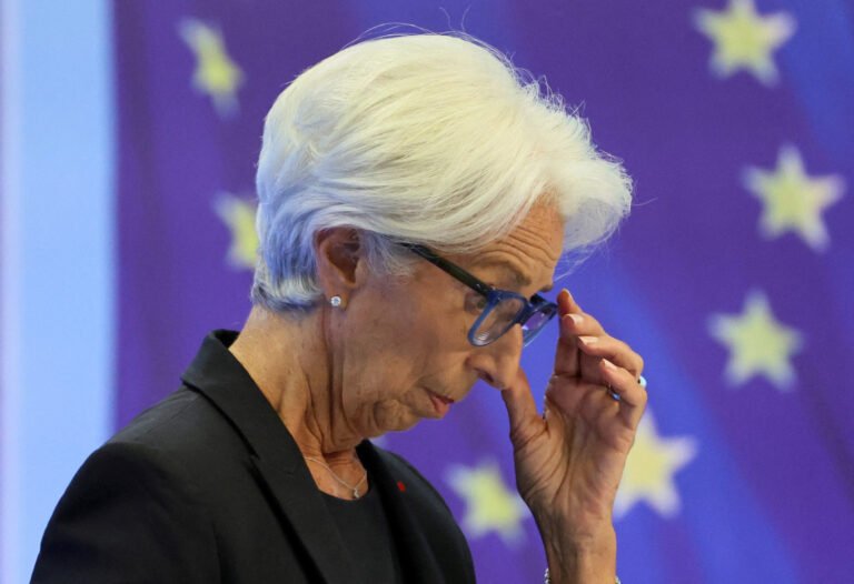 christine-lagarde-presidente-de-la-banque-centrale-europeenne-lors-d-une-conference-a-francfort_rsz