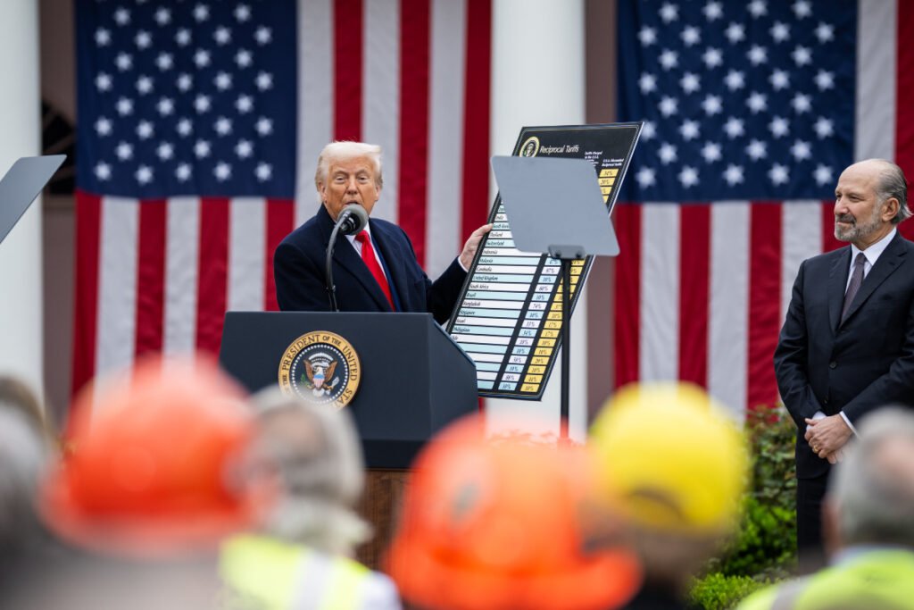 europa-ya-sabe-que-quiere-trump-para-evitar-los-aranceles-comprar-mas-energia-a-eeuu