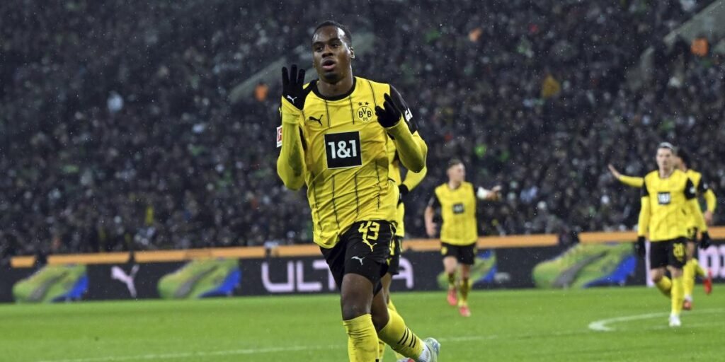 la-estrella-del-dortmund-que-se-apaga-y-piensa-en-salir