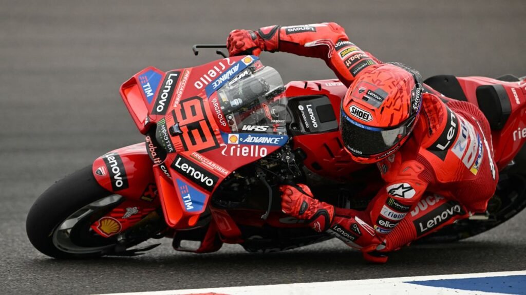 un-piloto-de-ducati-ensalza-a-marc-marquez-esta-destrozando-a-todos
