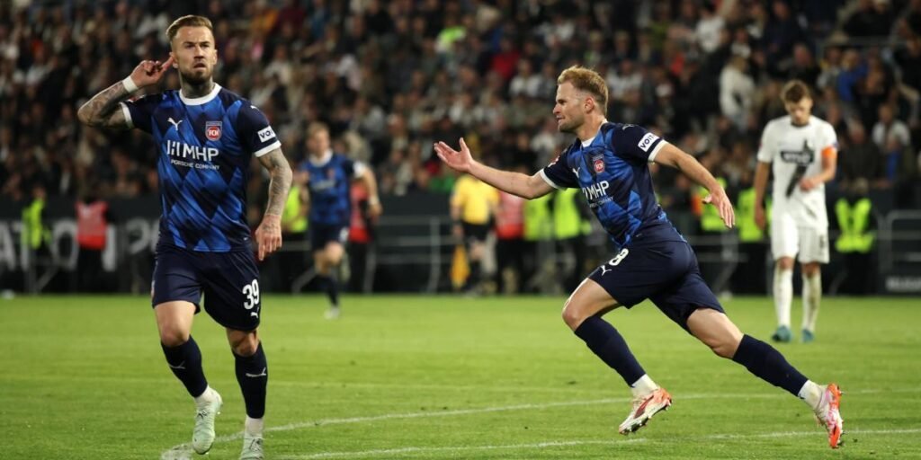 1-2-el-heidenheim-se-mantiene-en-la-bundesliga-con-un-gol-en-el-minuto-95